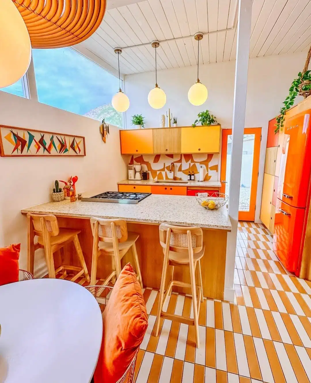19 Midcentury Modern Kitchens, Design Like Its 1965 (In The Best Way) 19 Midcentury Modern Kitchens, Design Like Its 1965 (In The Best Way)
