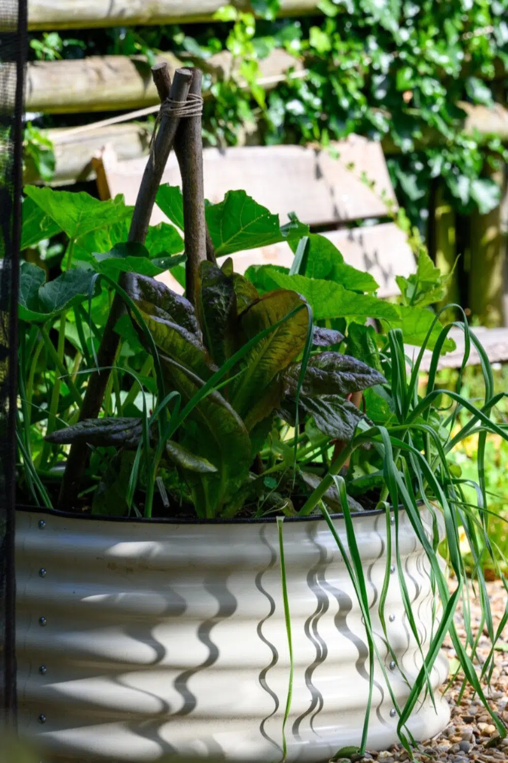 The Garage-to-Garden Pest Control Kit Every Active Family Should Organize